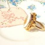 Buttercup - Vintage Locket Ring Gold