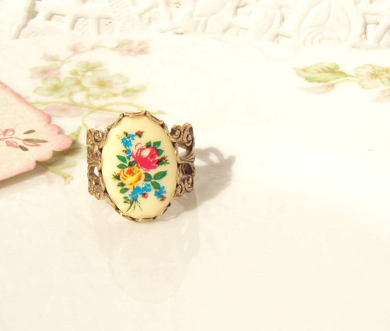 Something To Talk About - Vintage Flower Ring on Luulla